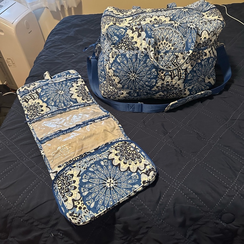 Vera Bradley Weekender bag